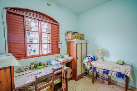 Casa à venda com 380m², 5 quartos e 3 vagas Casa à venda com 380m², 5 quartos e 3 vagasQuarto 1