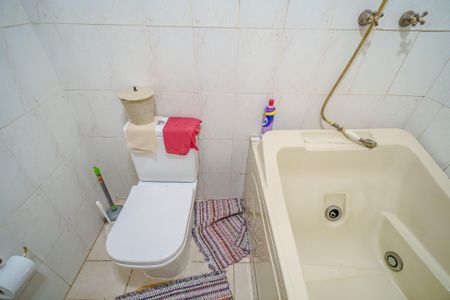Casa à venda com 380m², 5 quartos e 3 vagas Casa à venda com 380m², 5 quartos e 3 vagasBanheiro da Suíte
