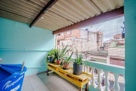 Casa à venda com 380m², 5 quartos e 3 vagas Casa à venda com 380m², 5 quartos e 3 vagasVaranda