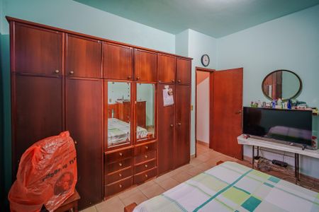 Casa à venda com 380m², 5 quartos e 3 vagas Casa à venda com 380m², 5 quartos e 3 vagasSuíte