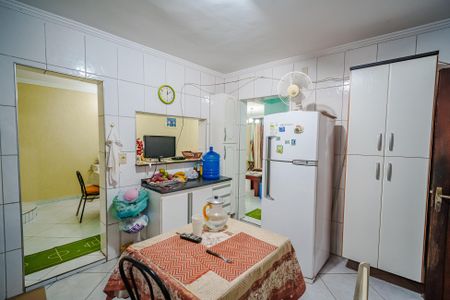 Casa à venda com 380m², 5 quartos e 3 vagas Casa à venda com 380m², 5 quartos e 3 vagasCozinha