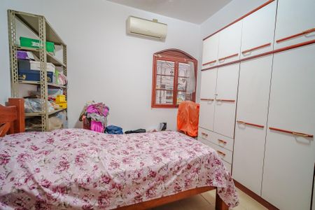Casa à venda com 380m², 5 quartos e 3 vagas Casa à venda com 380m², 5 quartos e 3 vagasQuarto 2