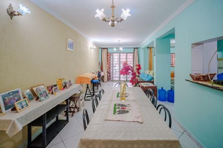 Casa à venda com 380m², 5 quartos e 3 vagas Casa à venda com 380m², 5 quartos e 3 vagasSala