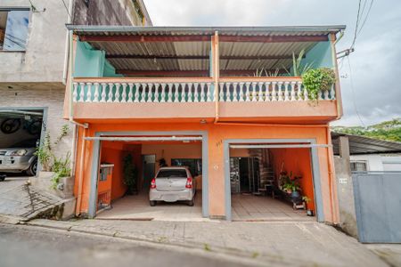 Casa à venda com 380m², 5 quartos e 3 vagas Casa à venda com 380m², 5 quartos e 3 vagasGaragem