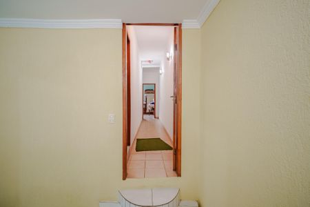 Casa à venda com 380m², 5 quartos e 3 vagas Casa à venda com 380m², 5 quartos e 3 vagasCorredor