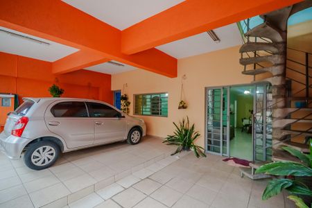 Casa à venda com 380m², 5 quartos e 3 vagas Casa à venda com 380m², 5 quartos e 3 vagasGaragem