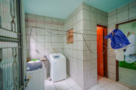 Casa à venda com 380m², 5 quartos e 3 vagas Casa à venda com 380m², 5 quartos e 3 vagasÁrea de Serviço