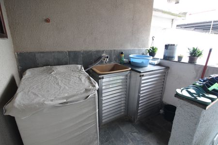 Casa à venda com 200m², 4 quartos e 1 vagaÁrea de Serviço