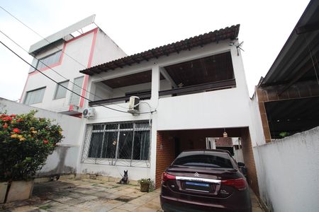 Casa à venda com 200m², 4 quartos e 1 vagaFrente