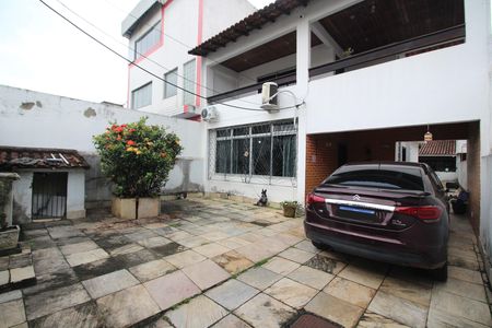Casa à venda com 200m², 4 quartos e 1 vagaFrente