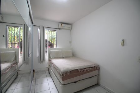 Quarto 2 de casa à venda com 3 quartos, 200m² em Curicica, Rio de Janeiro