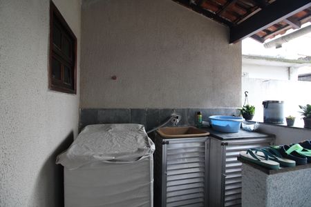 Casa à venda com 200m², 4 quartos e 1 vagaÁrea de Serviço