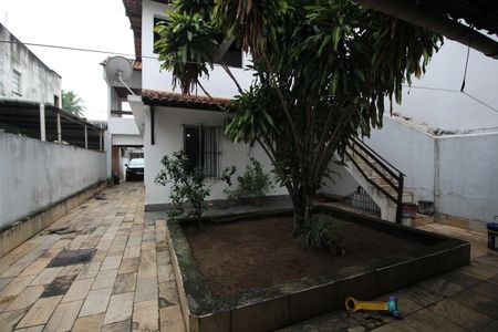 Casa à venda com 200m², 4 quartos e 1 vagaQuintal