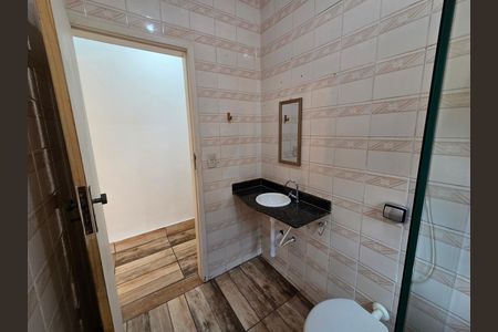 Casa para alugar com 104m², 2 quartos e 2 vagas Casa para alugar com 104m², 2 quartos e 2 vagasBanheiro