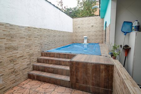 Casa para alugar com 200m², 3 quartos e 2 vagas Casa para alugar com 200m², 3 quartos e 2 vagasPiscina