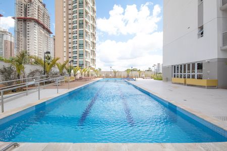 Apartamento à venda com 118m², 3 quartos e 2 vagas Apartamento à venda com 118m², 3 quartos e 2 vagasÁrea comum - Piscina