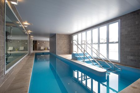 Apartamento à venda com 118m², 3 quartos e 2 vagas Apartamento à venda com 118m², 3 quartos e 2 vagasÁrea comum - Piscina