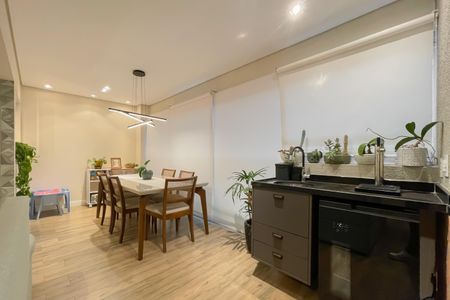 Apartamento à venda com 118m², 3 quartos e 2 vagas Apartamento à venda com 118m², 3 quartos e 2 vagasSala