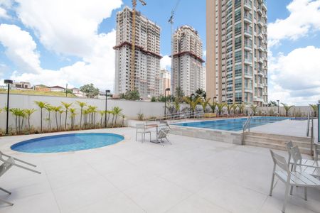 Apartamento à venda com 118m², 3 quartos e 2 vagas Apartamento à venda com 118m², 3 quartos e 2 vagasÁrea comum - Piscina