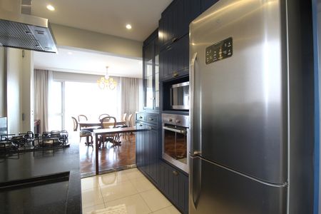 Apartamento para alugar com 96m², 2 quartos e 2 vagasCozinha