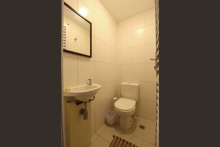 Apartamento para alugar com 96m², 2 quartos e 2 vagasBanheiro de Serviço
