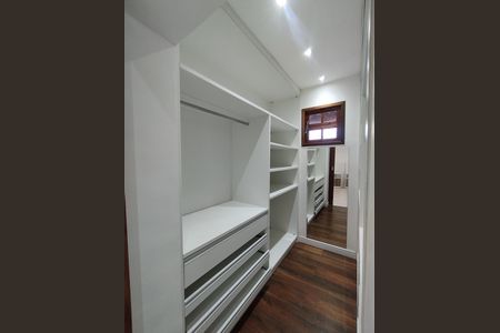 Casa à venda com 134m², 3 quartos e 2 vagasCloset 