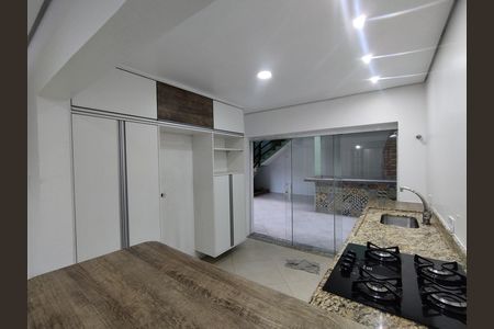 Casa à venda com 134m², 3 quartos e 2 vagasCozinha - Armários