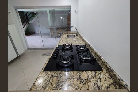 Casa à venda com 134m², 3 quartos e 2 vagasCozinha - Armários