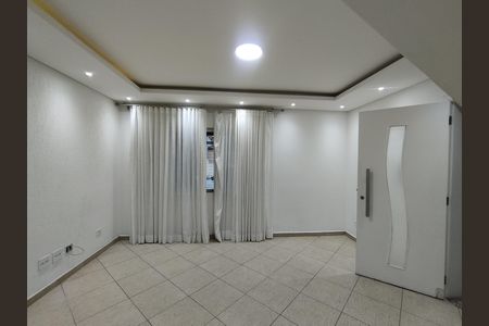 Casa à venda com 134m², 3 quartos e 2 vagasSala