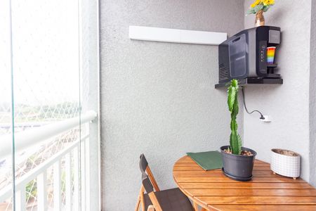 Apartamento à venda com 62m², 2 quartos e 1 vaga Apartamento à venda com 62m², 2 quartos e 1 vagaVaranda