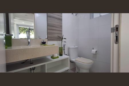 Casa para alugar com 204m², 4 quartos e 2 vagas Casa para alugar com 204m², 4 quartos e 2 vagasBanheiro