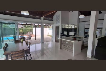 Cozinha de casa para alugar com 4 quartos, 204m² em Jurerê, Florianópolis