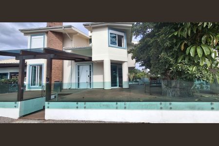 Casa para alugar com 204m², 4 quartos e 2 vagas Casa para alugar com 204m², 4 quartos e 2 vagasÁrea externa