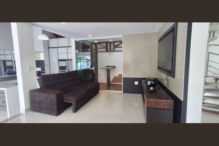 Sala de casa para alugar com 4 quartos, 204m² em Jurerê, Florianópolis