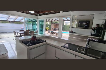 Casa para alugar com 204m², 4 quartos e 2 vagas Casa para alugar com 204m², 4 quartos e 2 vagasCozinha