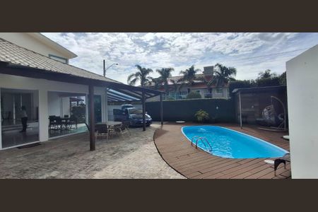 Casa para alugar com 204m², 4 quartos e 2 vagas Casa para alugar com 204m², 4 quartos e 2 vagasÁrea externa
