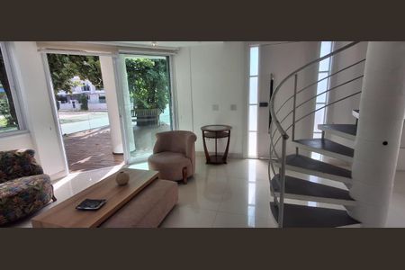 Sala de casa para alugar com 4 quartos, 204m² em Jurerê, Florianópolis