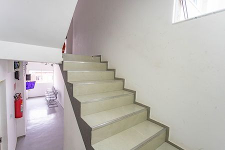 Studio para alugar com 37m², 1 quarto e sem vaga Studio para alugar com 37m², 1 quarto e sem vagaEscada do predio