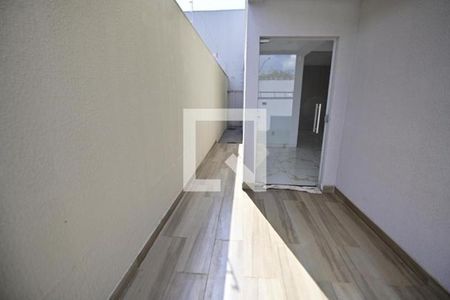 Casa à venda com 87m², 3 quartos e 2 vagas Casa à venda com 87m², 3 quartos e 2 vagasÁrea externa