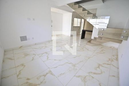 Casa à venda com 87m², 3 quartos e 2 vagas Casa à venda com 87m², 3 quartos e 2 vagasSala