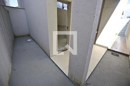 Casa à venda com 87m², 3 quartos e 2 vagas Casa à venda com 87m², 3 quartos e 2 vagasÁrea externa