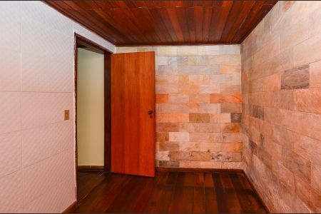 Quarto 1 de casa para alugar com 2 quartos, 70m² em São Lucas, Belo Horizonte