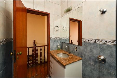 Casa para alugar com 70m², 2 quartos e sem vaga Casa para alugar com 70m², 2 quartos e sem vagaBanheiro da Suíte