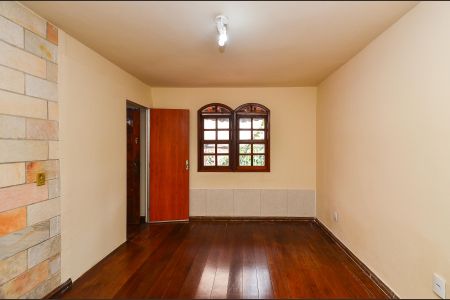 Sala de Estar de casa para alugar com 2 quartos, 70m² em São Lucas, Belo Horizonte