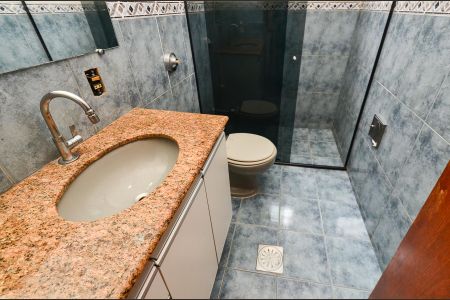 Casa para alugar com 70m², 2 quartos e sem vaga Casa para alugar com 70m², 2 quartos e sem vagaBanheiro da Suíte