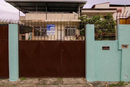 Fachada de casa para alugar com 1 quarto, 45m² em Quintino Bocaiúva, Rio de Janeiro