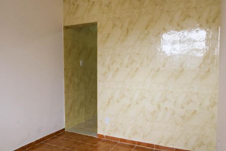 Sala de casa para alugar com 1 quarto, 45m² em Quintino Bocaiúva, Rio de Janeiro