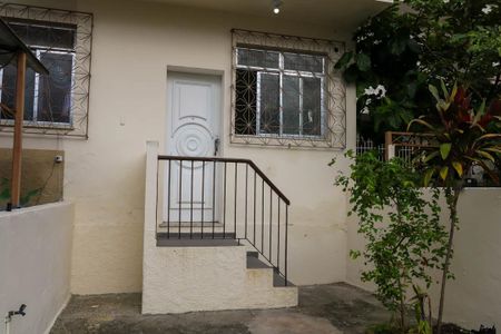 Entrada de casa para alugar com 1 quarto, 45m² em Quintino Bocaiúva, Rio de Janeiro