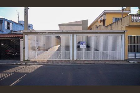 Casa de condomínio à venda com 56m², 2 quartos e 1 vagaFachada