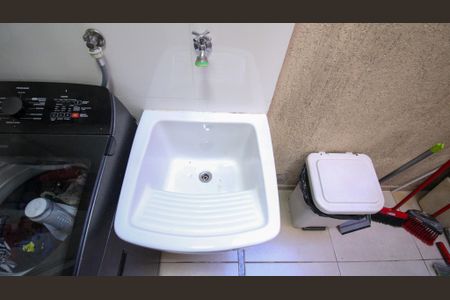Casa de condomínio à venda com 56m², 2 quartos e 1 vagaÁrea de Serviço